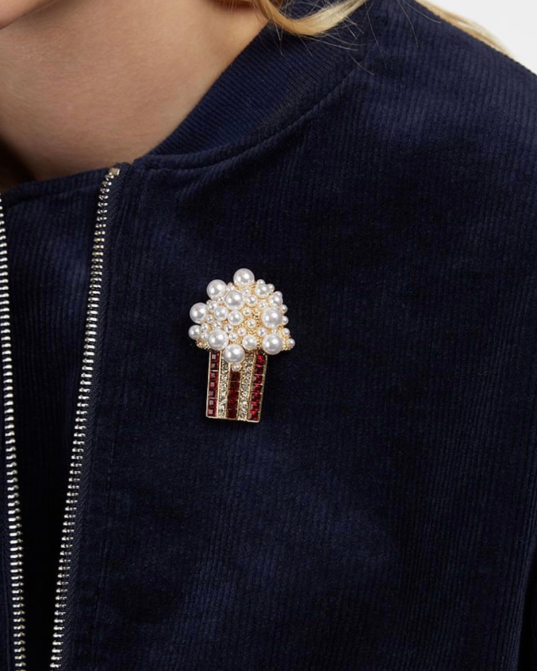 Broochly