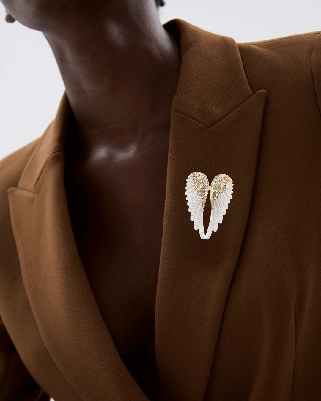 Broochly