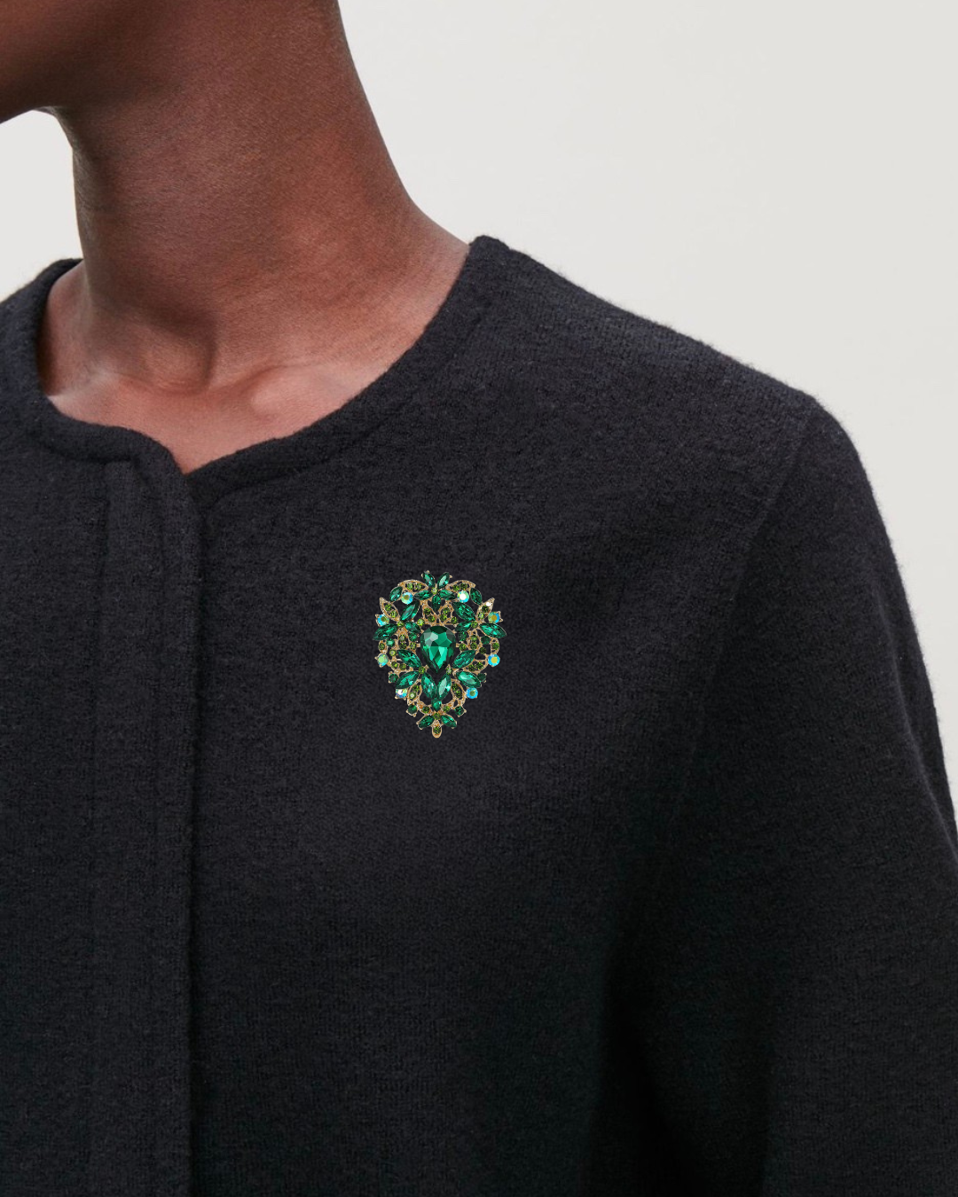 Broochly