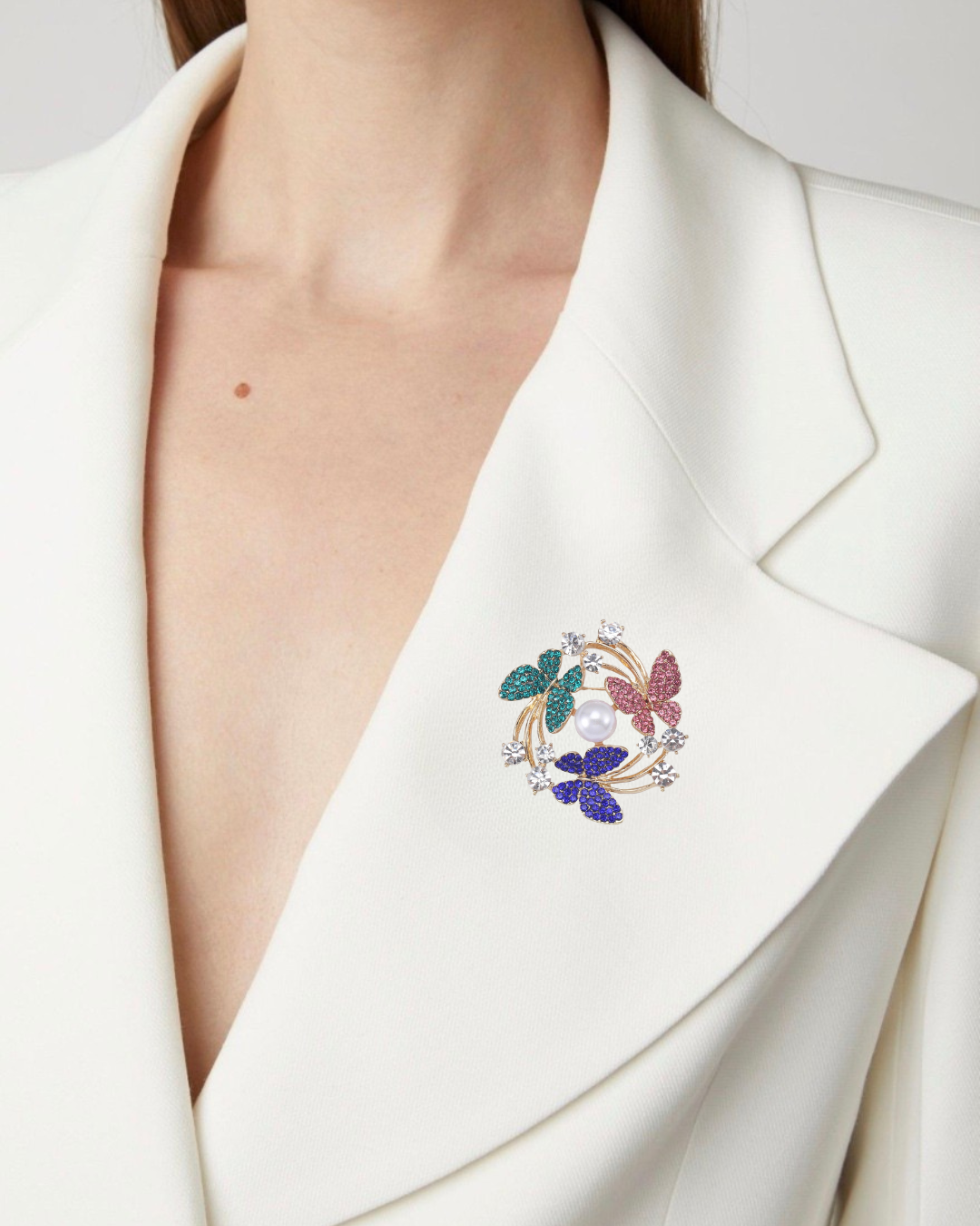 Broochly