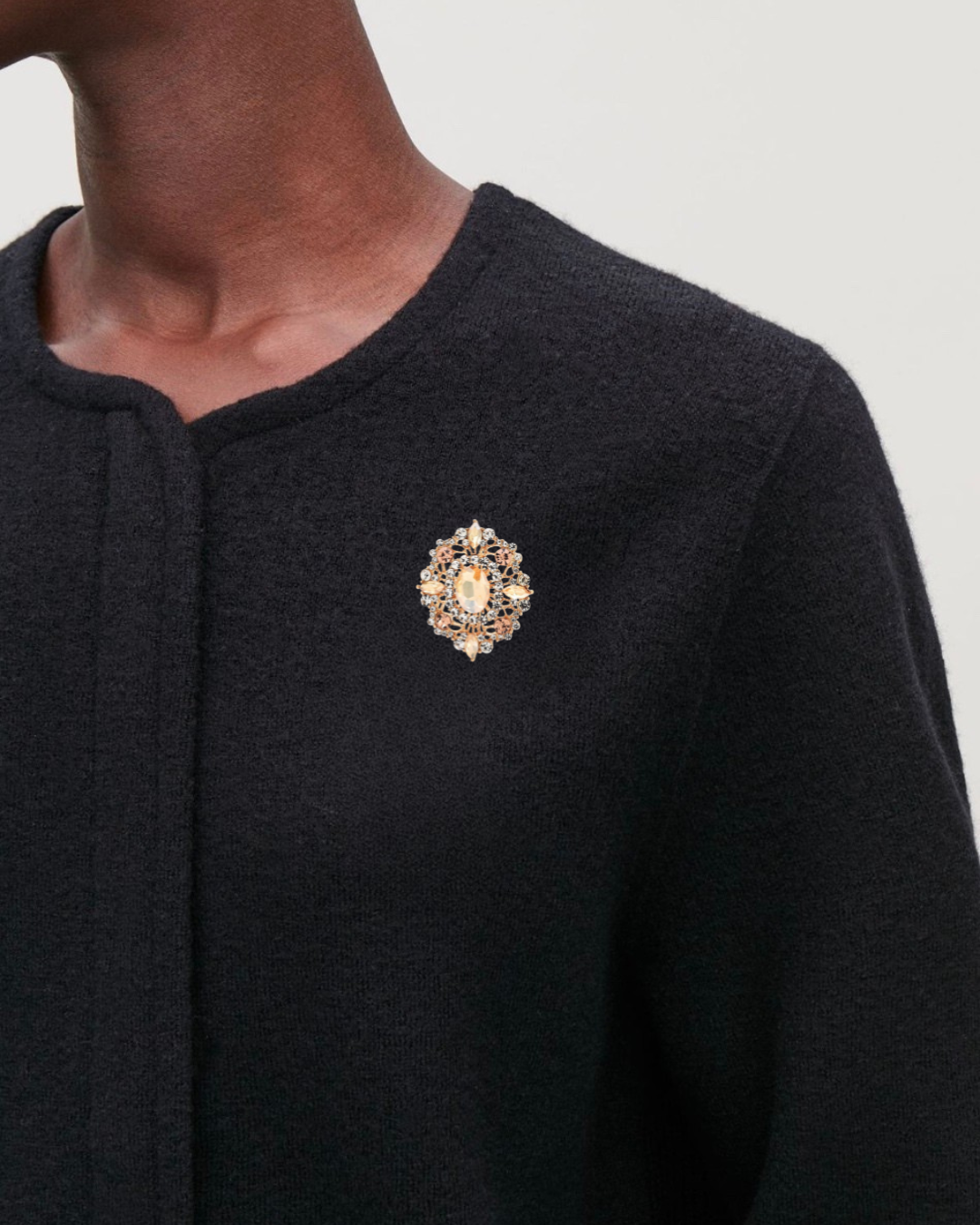 Rhinestone Round Flower Brooch