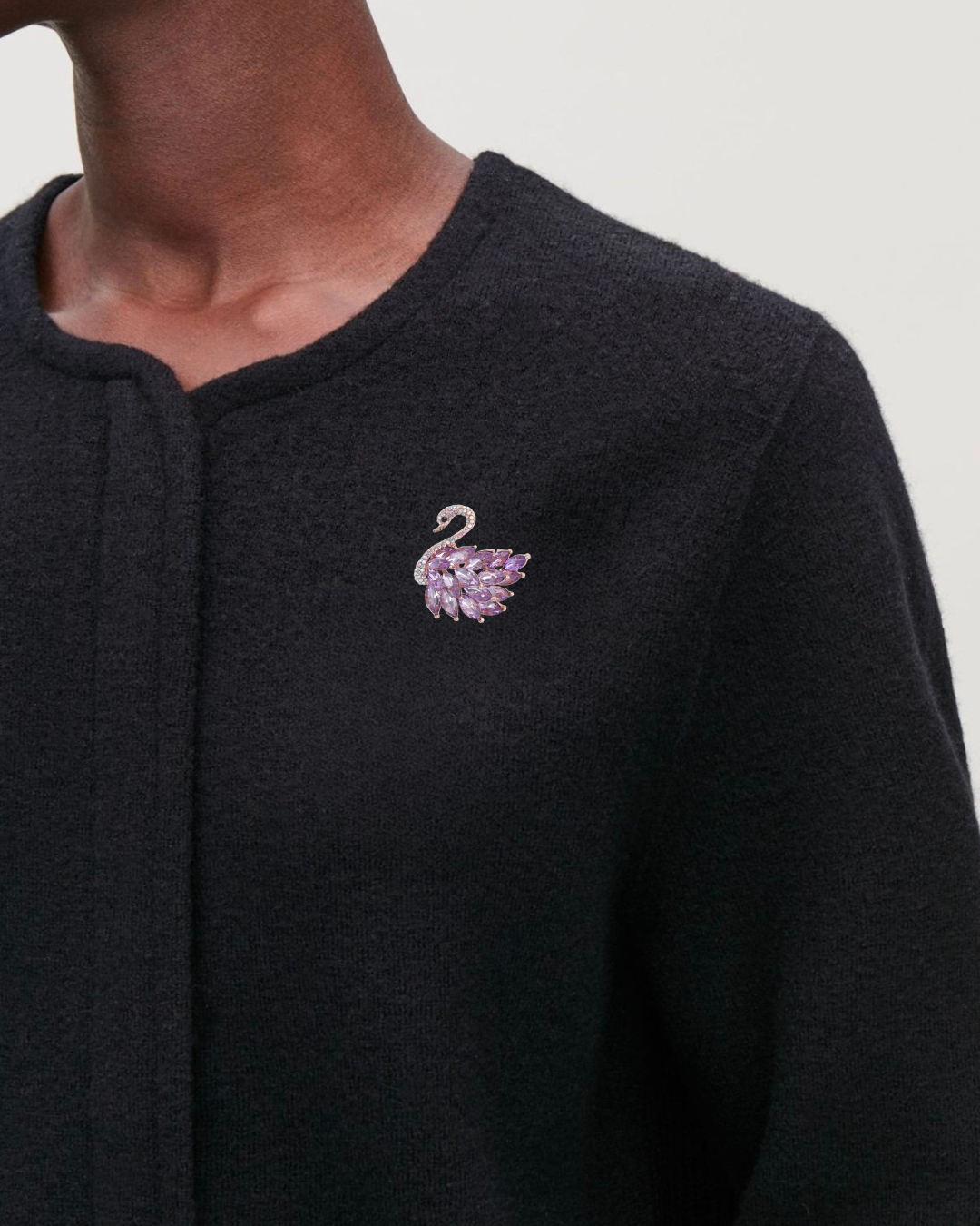 Broochly