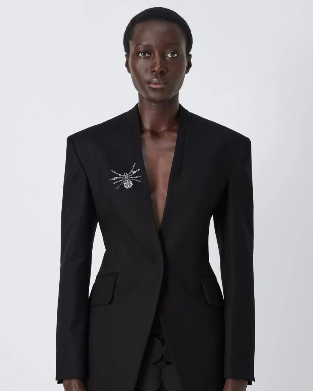Broochly